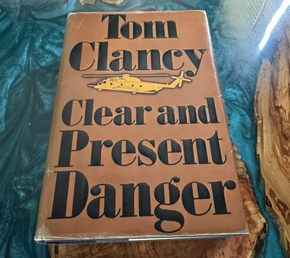 Tom Clancy *CLEAR AND PRESENT DANGER* HC/DJ 1st Edition - 1st Printing 1989
